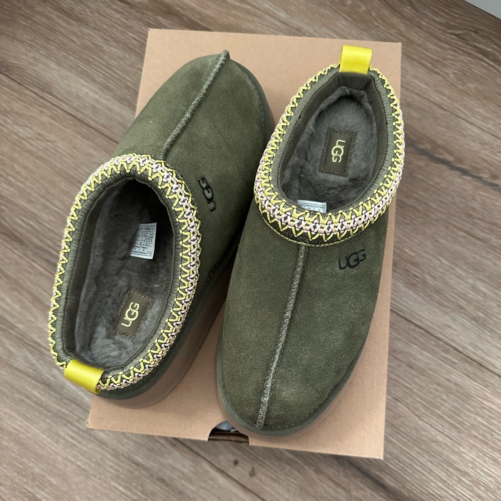 Womens Ugg Tazz